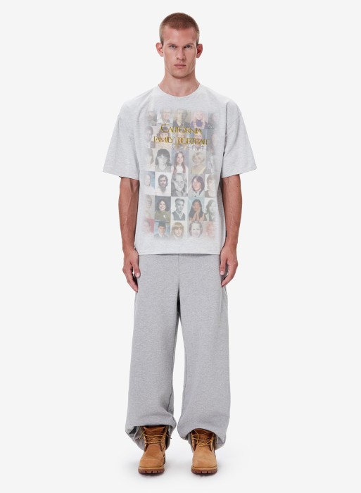 футболка family portrait grey fable фотография