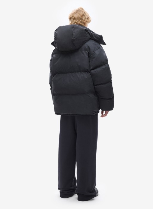 Товар черного цвета по низкой цене