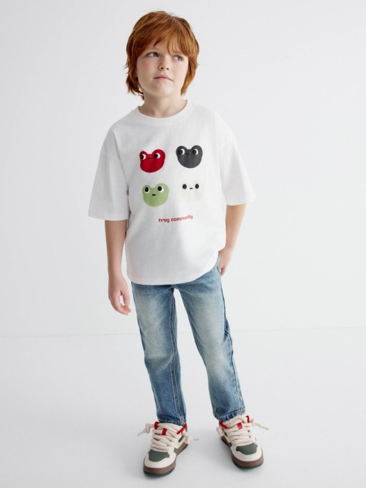 футболка оверсайз с принтом для мальчиков от известного бренда по акции