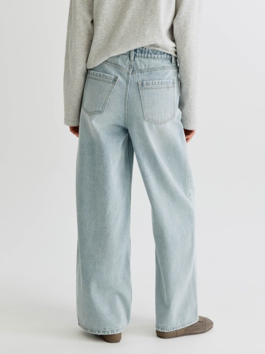 классические прямые джинсы с кулиской по цене 2999 руб с промокодом