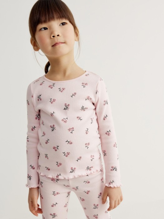 лонгслив с принтом для девочек по цене 599 руб с промокодом