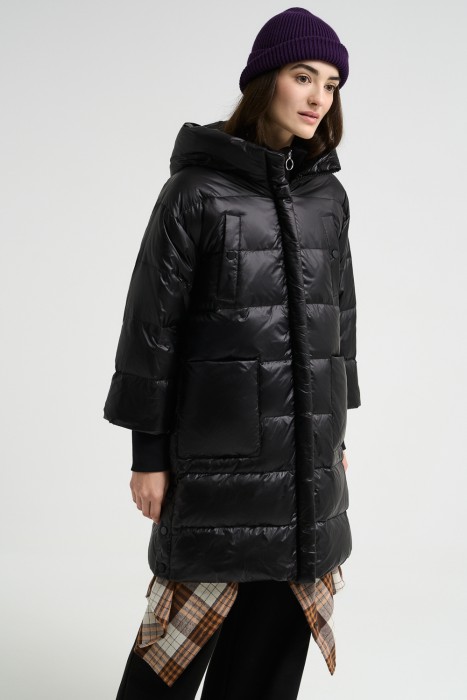 пуховик с капюшоном от известного бренда по акции