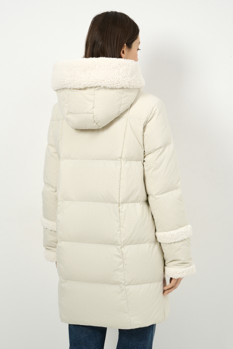 пуховик с капюшоном по цене 3350 руб с промокодом