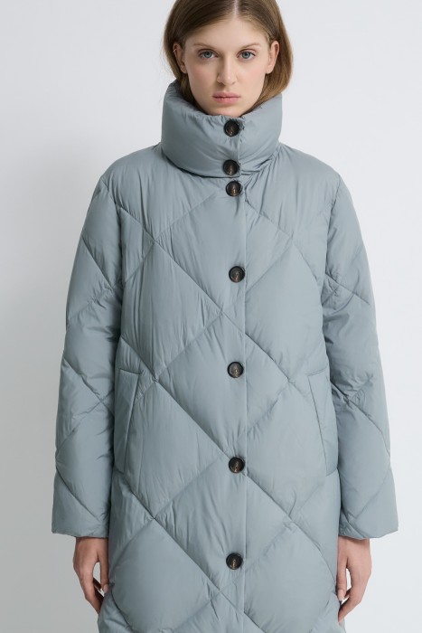 пуховое пальто от известного бренда по акции