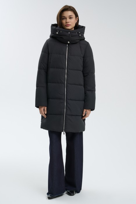 зимнее пальто с капюшоном от известного бренда по акции